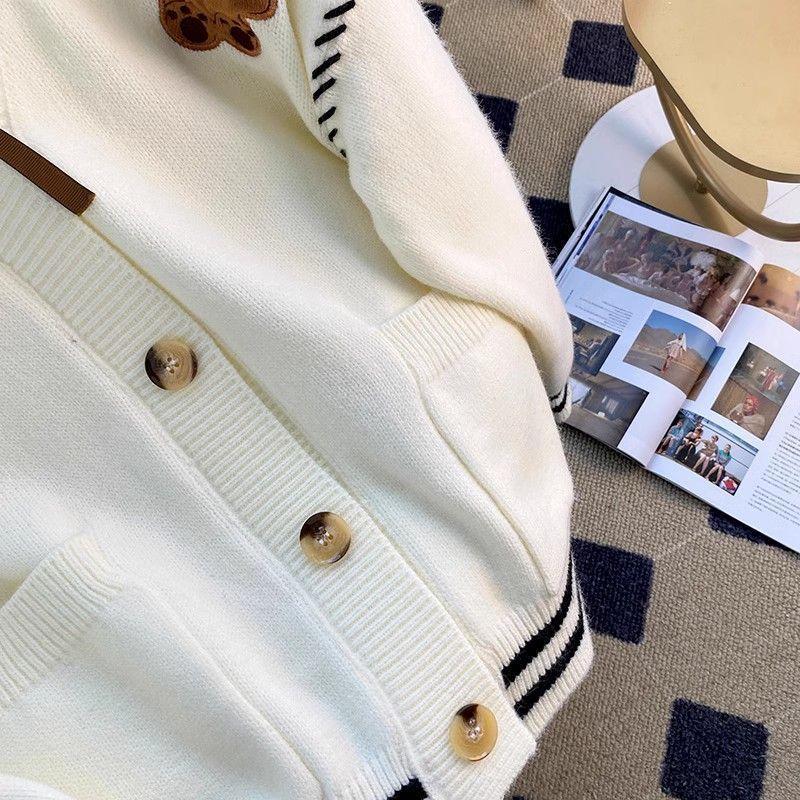Product Introduction of Áo Cardigan Len, Quần Áo Nữ, Dáng Rộng Vừa Vặn, Phong Cách Nhẹ Nhàng, Áo Dệt Kim, Hàng Mới Về Đầu Xuân 2024 3