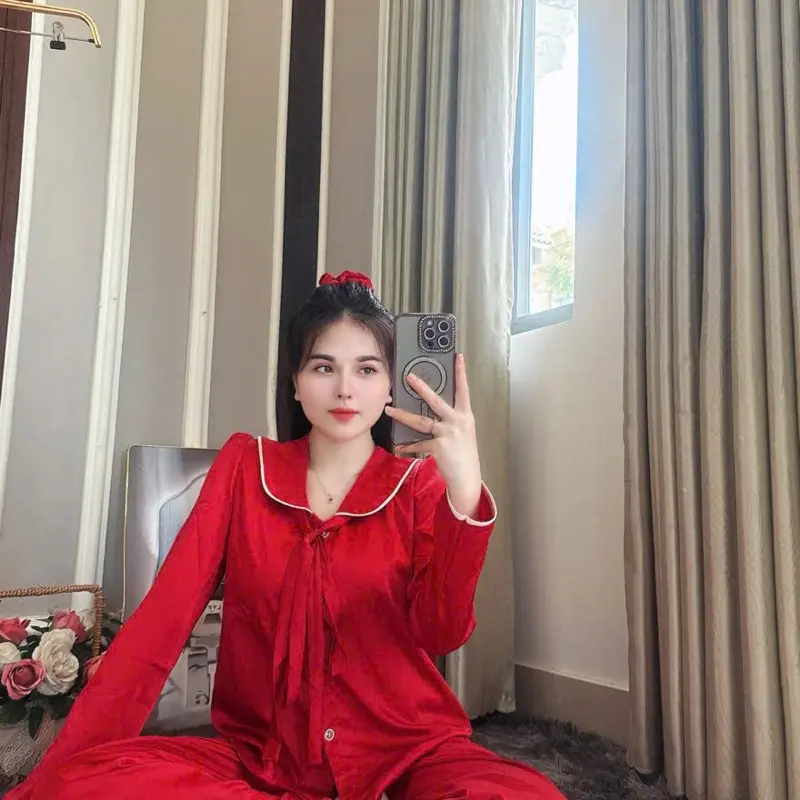 Bộ pijama cổ sen phối viền đính no vãi lụa Latin mềm mịn dế thương 5