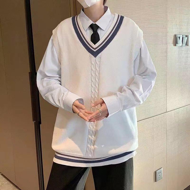 Product Introduction of Knitted Vest For Men Sweater Vest Koeran Loose Fit Sweater Knitted Tops Academic style 3