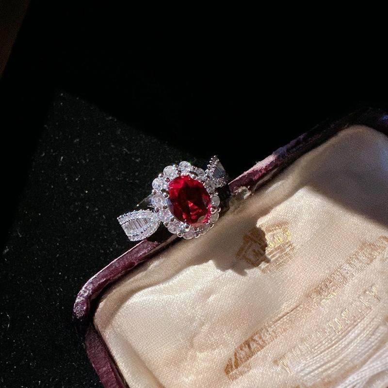 Product Introduction of Wine Stain Rose Egg-Shaped Gemstone Ring Farah 18K Gold Plating Rouge Magenta Zircon Cord for Braiding Ring Twin 13