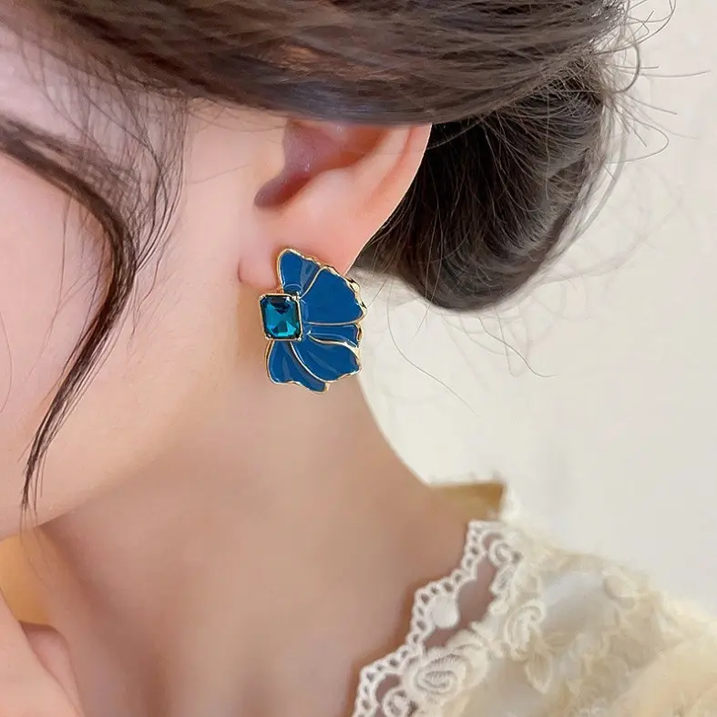 RE 389 Anting Bunga Stud Anting Wanita Tusuk Fashion Alloy Gaya Elegan 1