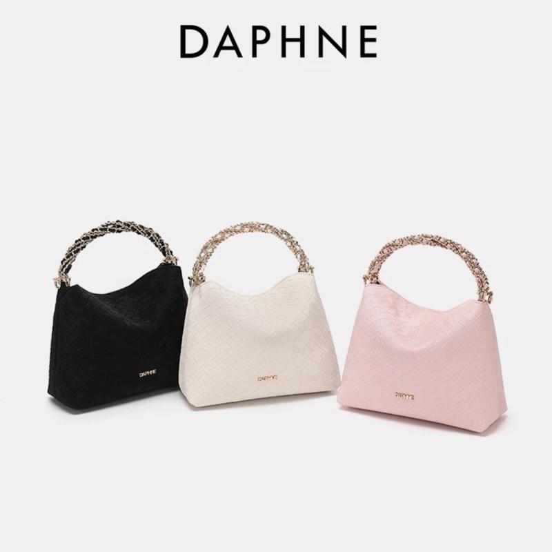  DA4702. Túi dự tiệc DAPHNE STORE Thiết Kế Tiểu Thư Sang Chảnh phong cách dịu dàng phù hợp đi tiệc đi chơi. Đa Phong Cách hai quai Xách Tay Đeo Chéo. Size 18cm. Full box 