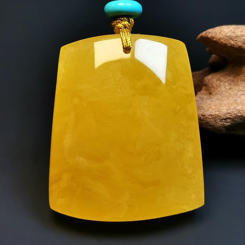 Product Introduction of Beeswax pendant, men's and women's square brand amber full of dense chicken oil yellow, good gift, safe and sound, everything goes well 0