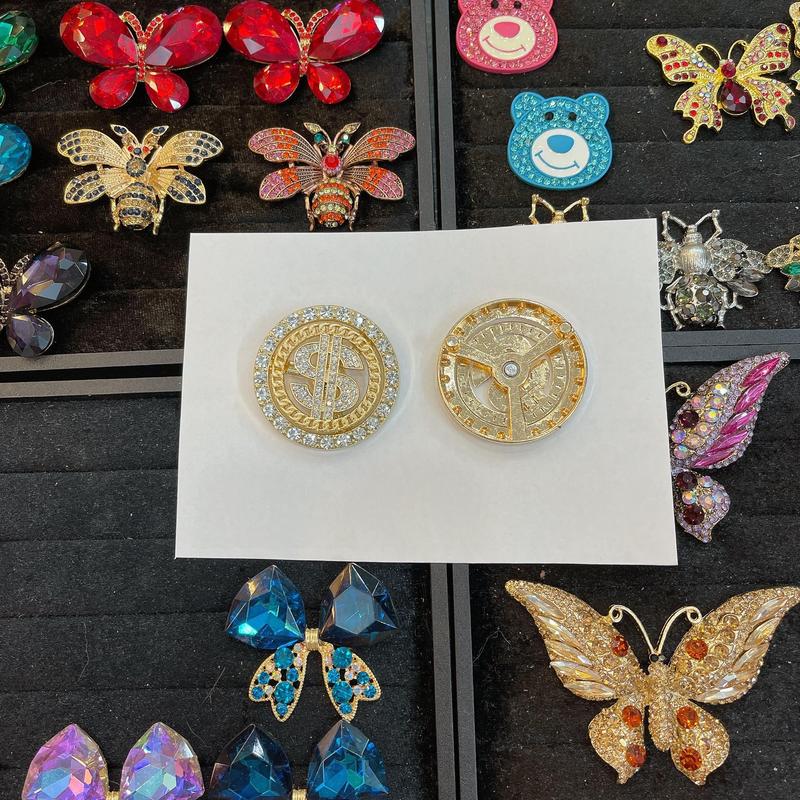 Charm mẫu lớn ( tất cả các mẫu trong mã này điều thay thế qua lại với nhau vừa )  Women Nữ dép havaianas quai kẹp đế dày màu nâu vừa đường nét graffiti màu be dép minmin