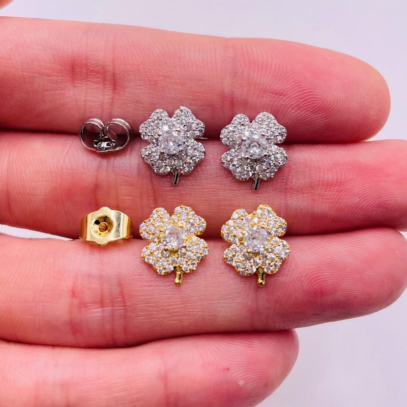 Bông tai cỏ 4 lá bằng titan Khuyên tai cỏ bốn lá đính đá chất liệu titan không phai màu không rỉ sét trangsucmoiluatuoi.RIN