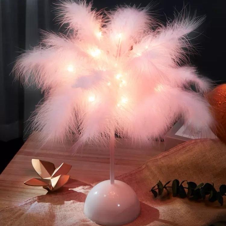 Đèn ngủ lông vũ để bàn, trang trí cho phòng ngủ hoặc phòng khách siêu xinh.chạy bằng pin AA. Vui lòng đọc thêm phần mô tả để biết thêm chi tiết