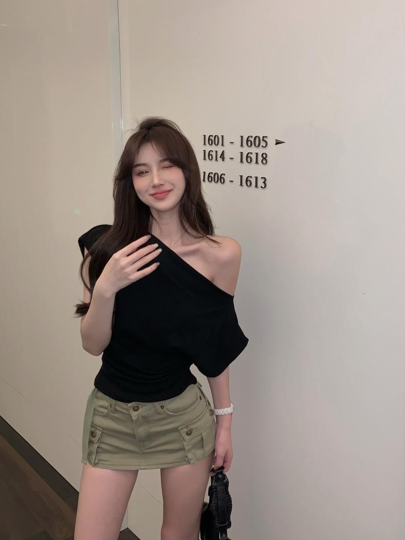 Product Introduction of Skinny Sexy White Y2k Crop Top Women Off Shoulder Spring T-shirt Korean Style Black Blouse Tees 2024 Summer Fashion Clothing 23