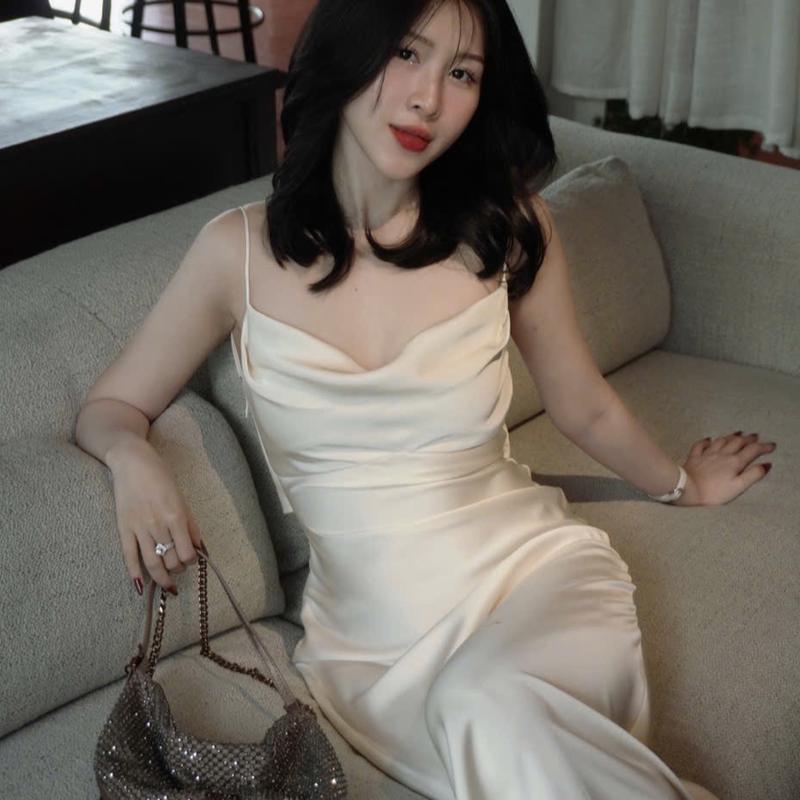 | Libra Dress | Đầm Lụa Cổ Đổ Xoắn Lưng Không Mút