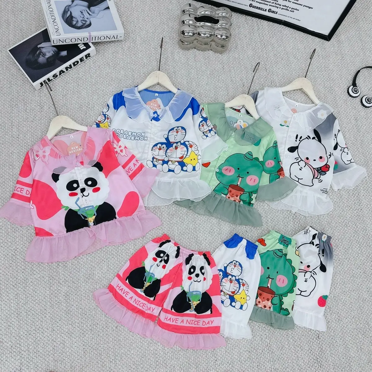 Set bộ pyjamas chất lụa viền bèo cho mẹ và bé từ 20-52kg, mặc nhà in 5D hình xinh xắn, đáng yêu, thiết kế mới 2024  Women