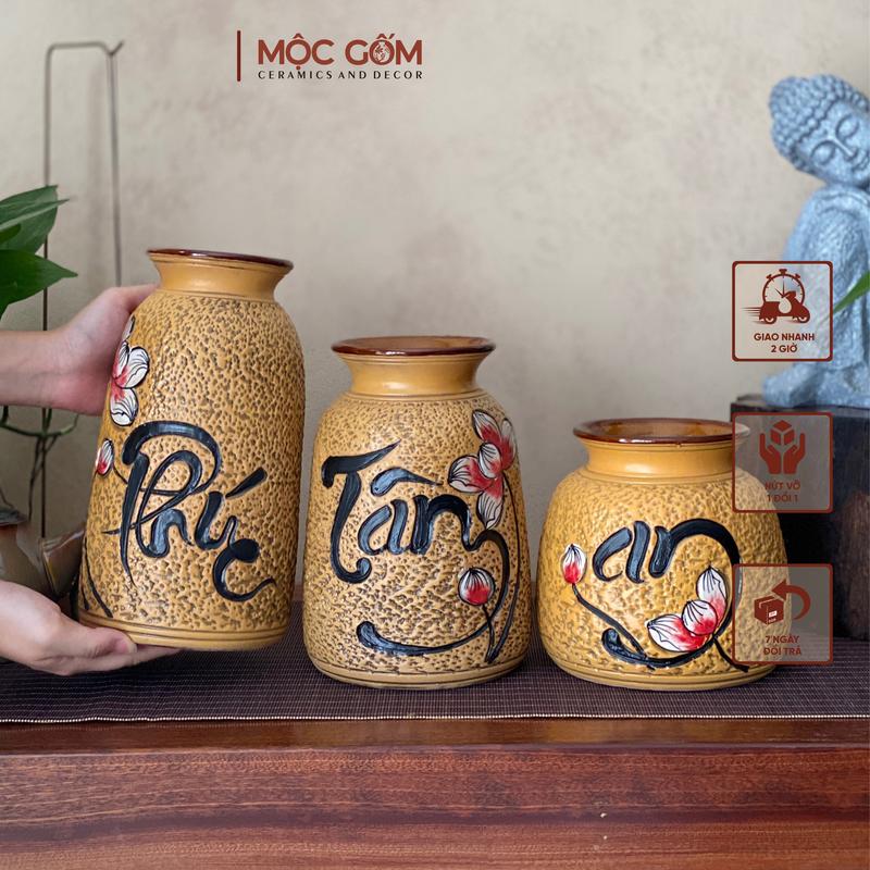 Bộ set ba bình gốm Bát Tràng khắc tay Decor họa tiết thư pháp Phúc Tâm An nền men vàng vân đá ong | Mộc Gốm MG281