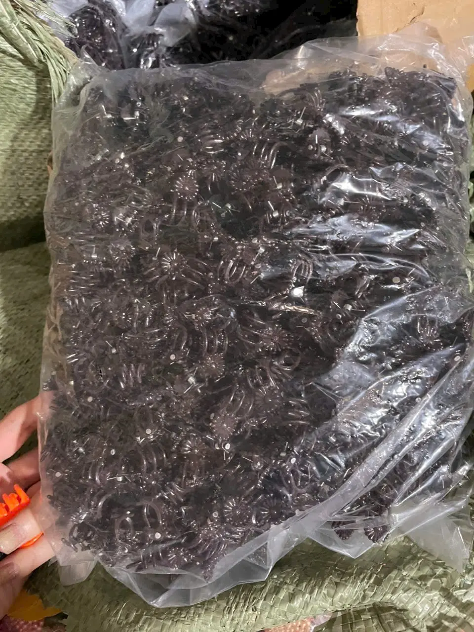 100 Kẹp hoa lan hình con bướm nâu loại bé