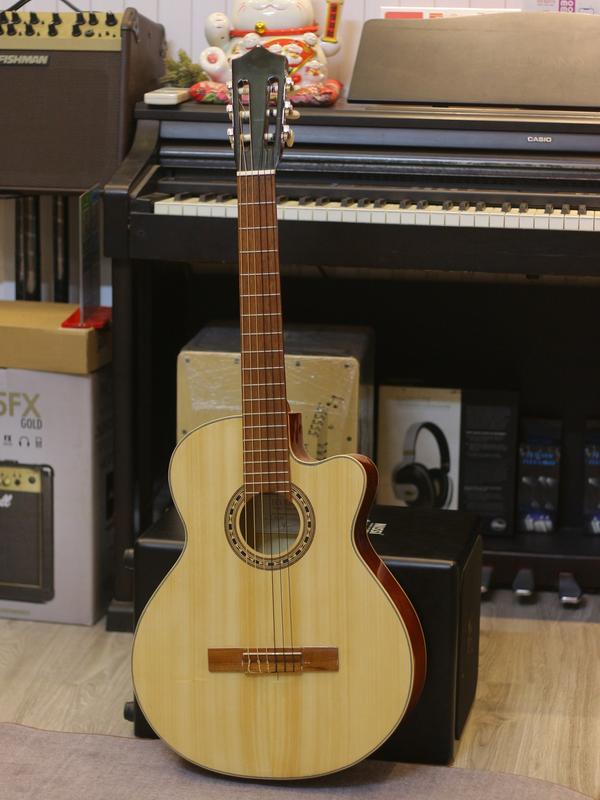 Đàn Guitar Classic Top Solid - mã C-01TS (dây nylon) - Full Size - kèm kẹp capo, bộ dây dự phòng, pick gảy, ti chỉnh cần