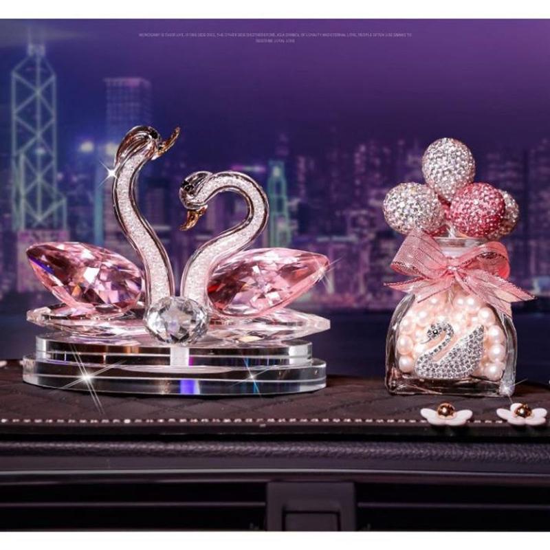 Set Thiên Nga Pha Lê Trang Trí Taplo Ô Tô Cao Cấp Kèm Tinh Dầu và Phụ Kiện Sang Trọng