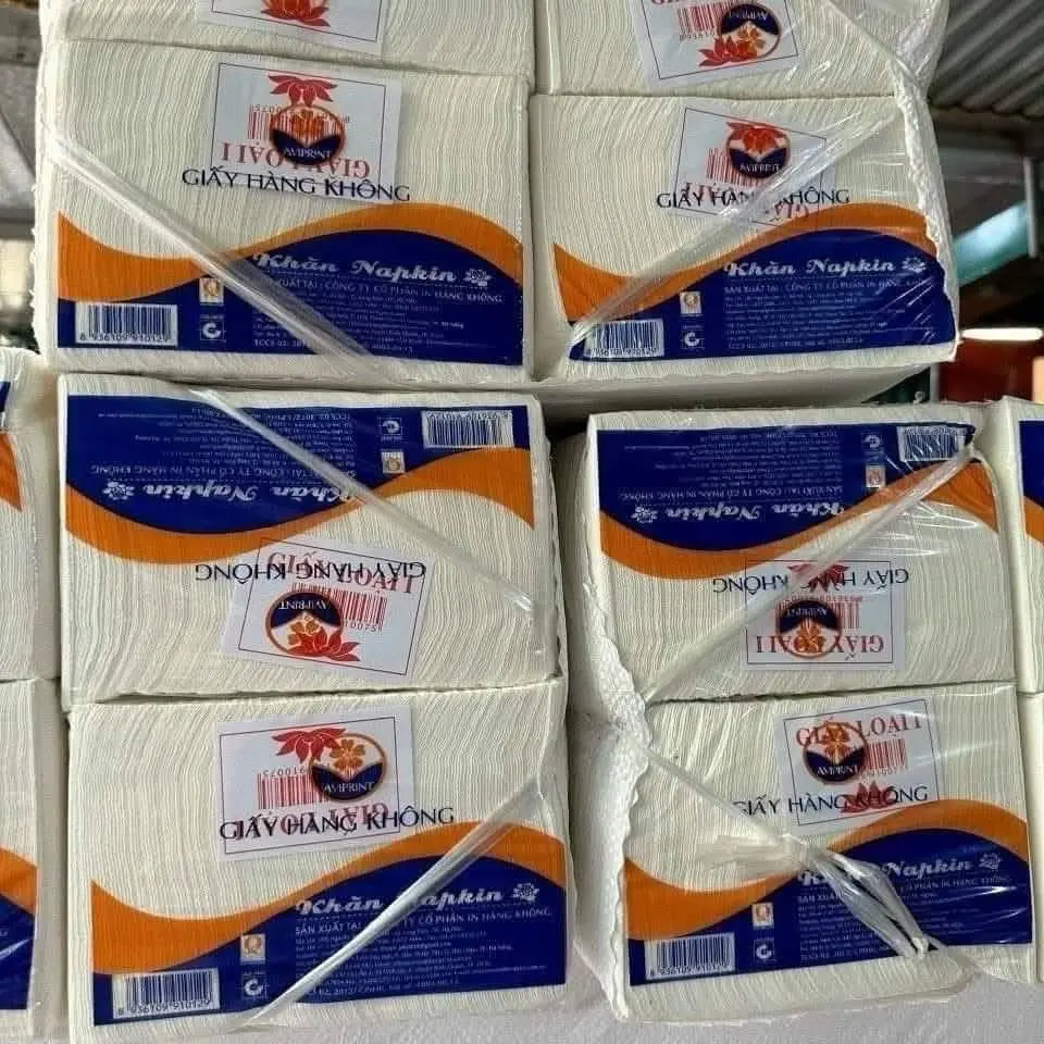 Set 2 bịch GIẤY ĂN VIETNAM AIRLINES LO ẠI 1   #47k/ 2 bịch   Hàng giấy trắng. Đảm bảo siêu dai, xịn, mịn  Các quán ăn, nhà h àng sài bao chất luôn ah.  Giấy ăn Vietnam airlines l oại 1 sản xuất tại công ty cổ phần in hàng không.