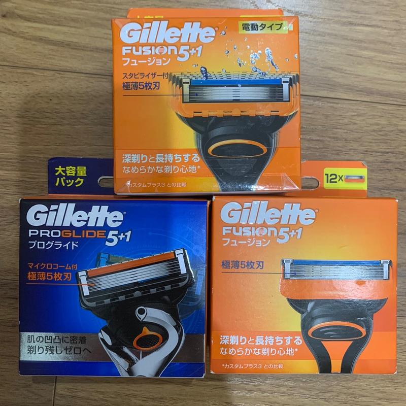 Lưỡi cạo râu Gillette Fusion 5+1, vỉ gồm 12 lưỡi thay