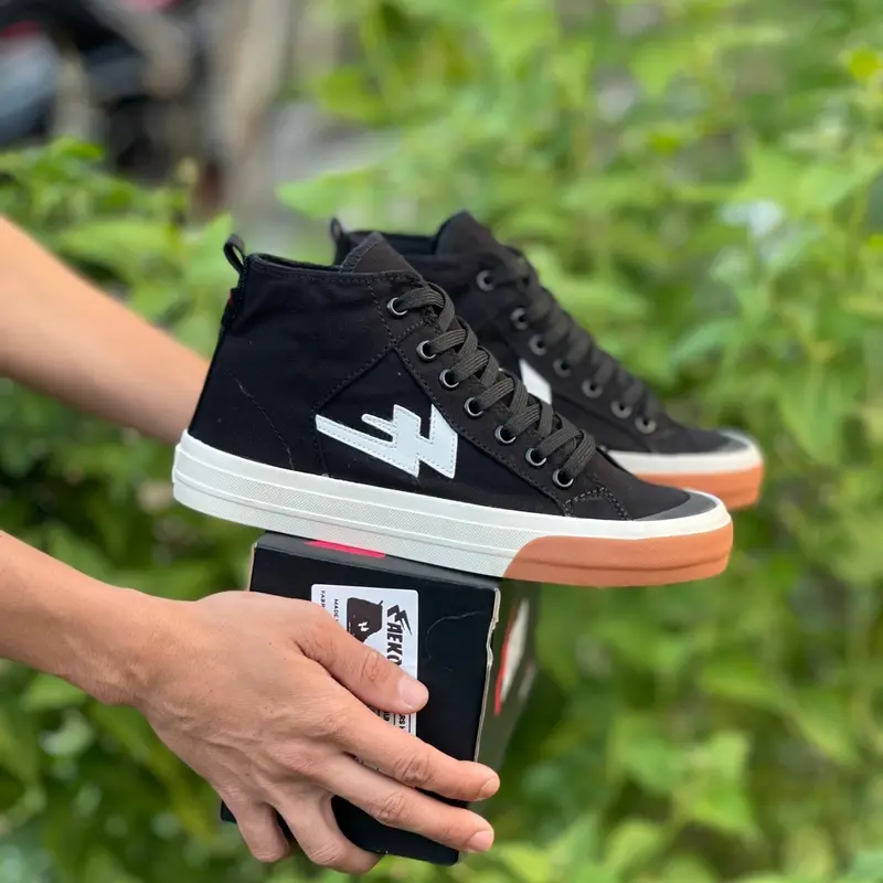 Sneakers Aekoshoes TwoYears High Black Gum Produk Lokal Made In Indonesia 0