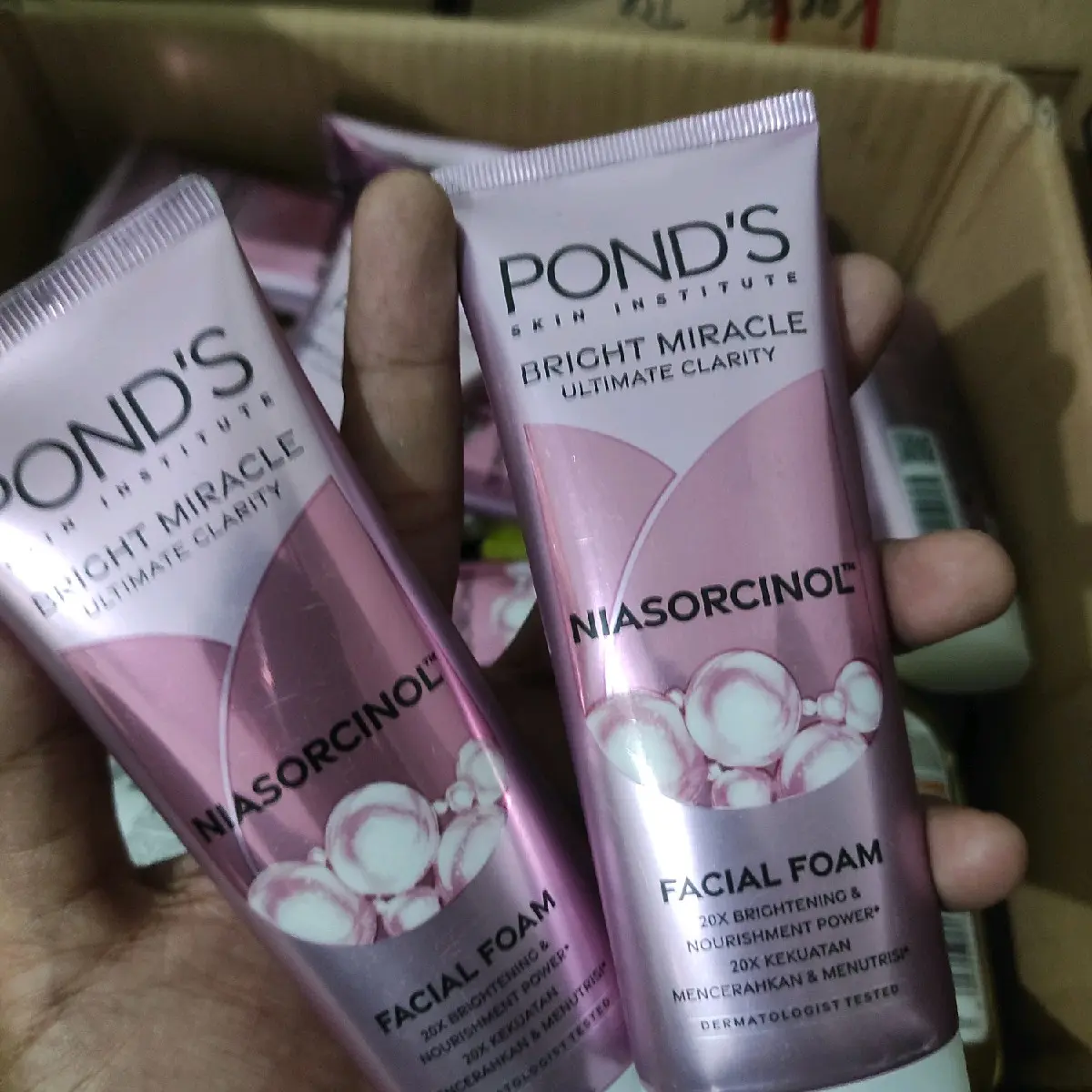 (1 paket isi 2 ) ponds facial foam bright beuty 100ml facial wash oily skin Membersihkan