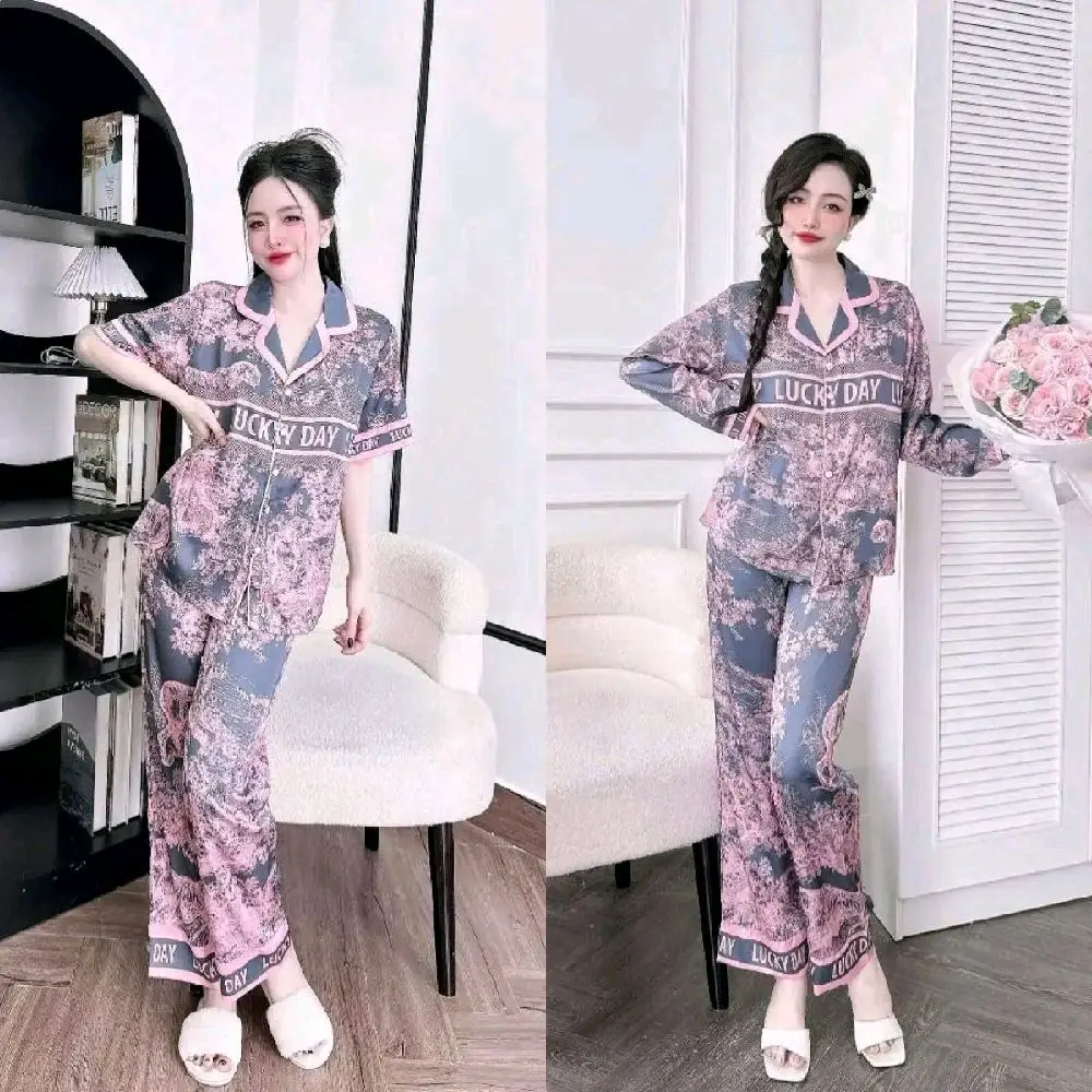 Latin-21: Bộ Đồ Pijama Nút Bọc ,Size 45-60kg & 60-75kg, Vải Lụa Latin Tơ Tằm Mềm Mại Mát, Cảnh Rừng Hồng Ghi, Quần Dài Tay Áo Dài Ngắn, Cho Nữ - Quần Ngủ Voi Women Nho Kem Nhung