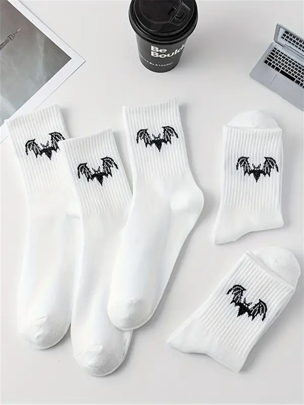 Women's 5 Pairs Bat Print Crew Socks, Fashion Casual Comfy Socks for Daily Outdoor Wear, Women Socks for All Seasons 3