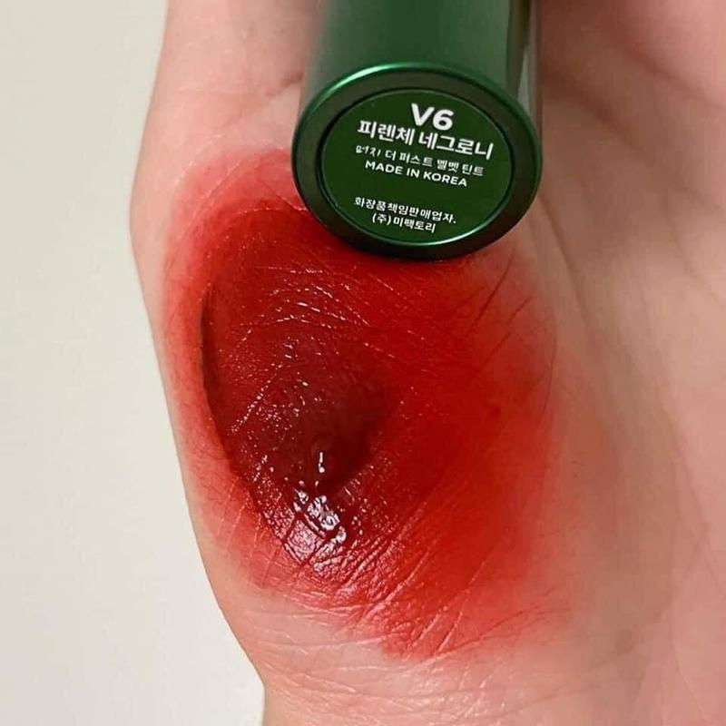 Son Merzy V6 Vỏ Xanh Lá Cây Màu Đỏ Gạch