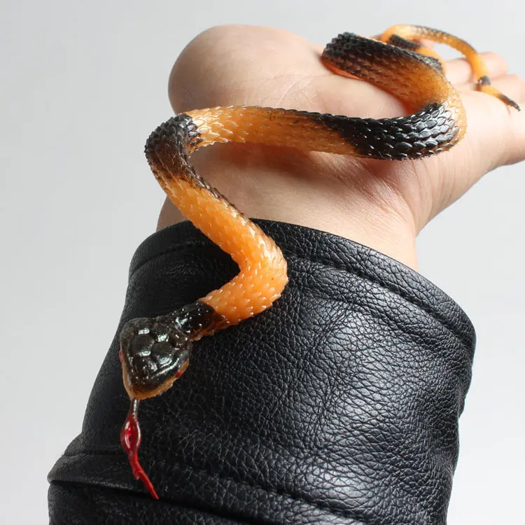 Rắn Đồ Chơi Cao Su Như Thật Giả, 45cm, Anaconda Xanh Bắc Mỹ, Đáng Sợ, Thích Hợp Cho Halloween, Đạo Cụ Cho Chim Sợ Hãi, Đồ Chơi Lừa Chơi Khăm, Phụ Kiện Toy