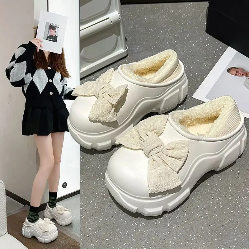 Dép Bông, Phong Cách Ngọt Ngào Và Ngầu Có Nơ, Dành Cho Nữ, Hàng Mới Về Thu Đông , Đế Dày, Hai Cách Đeo, Không Thấm Nước, Có Túi Gót, Lót Lông Cừu, Giày Bông Bồng Bềnh Có Quai Slipper DéP