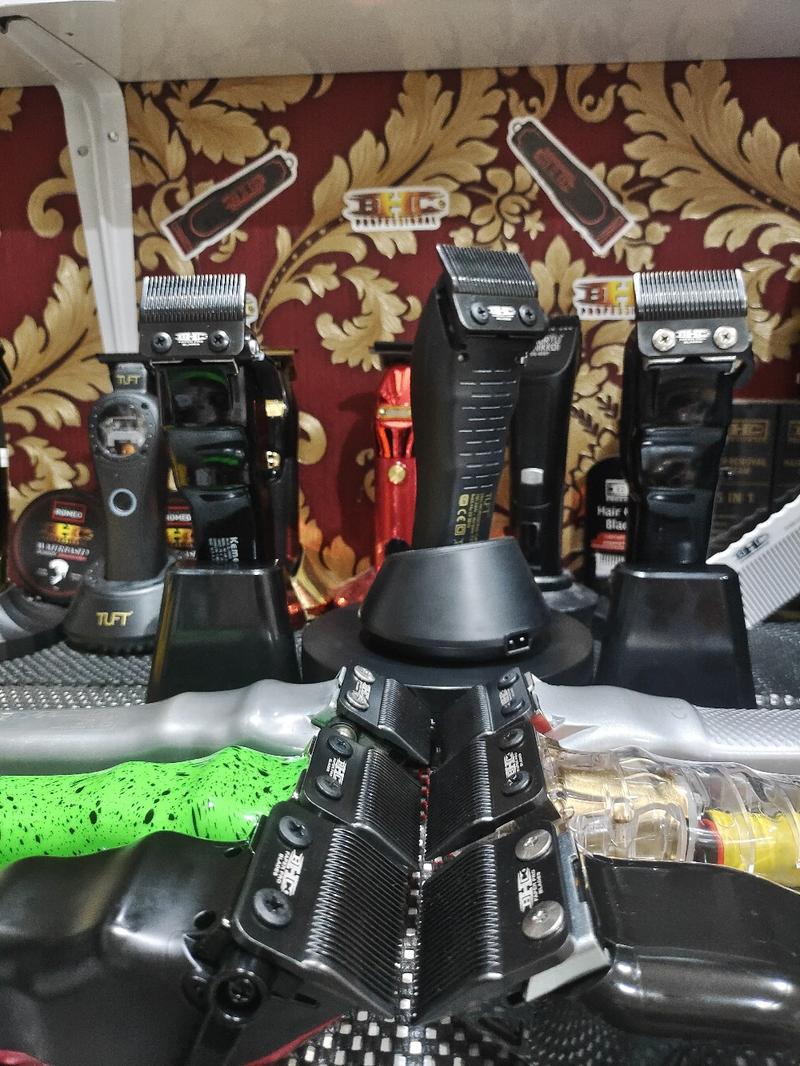 Product Introduction of Mata Pisau Mesin Cukur Blade BHC FAPER PRO Original DLC Universal Fade & Tapper / Pisau Mesin Cukur For WAHL WMARK JRL ANDIS GAMMA TUFT LUMI DLL Merah 9