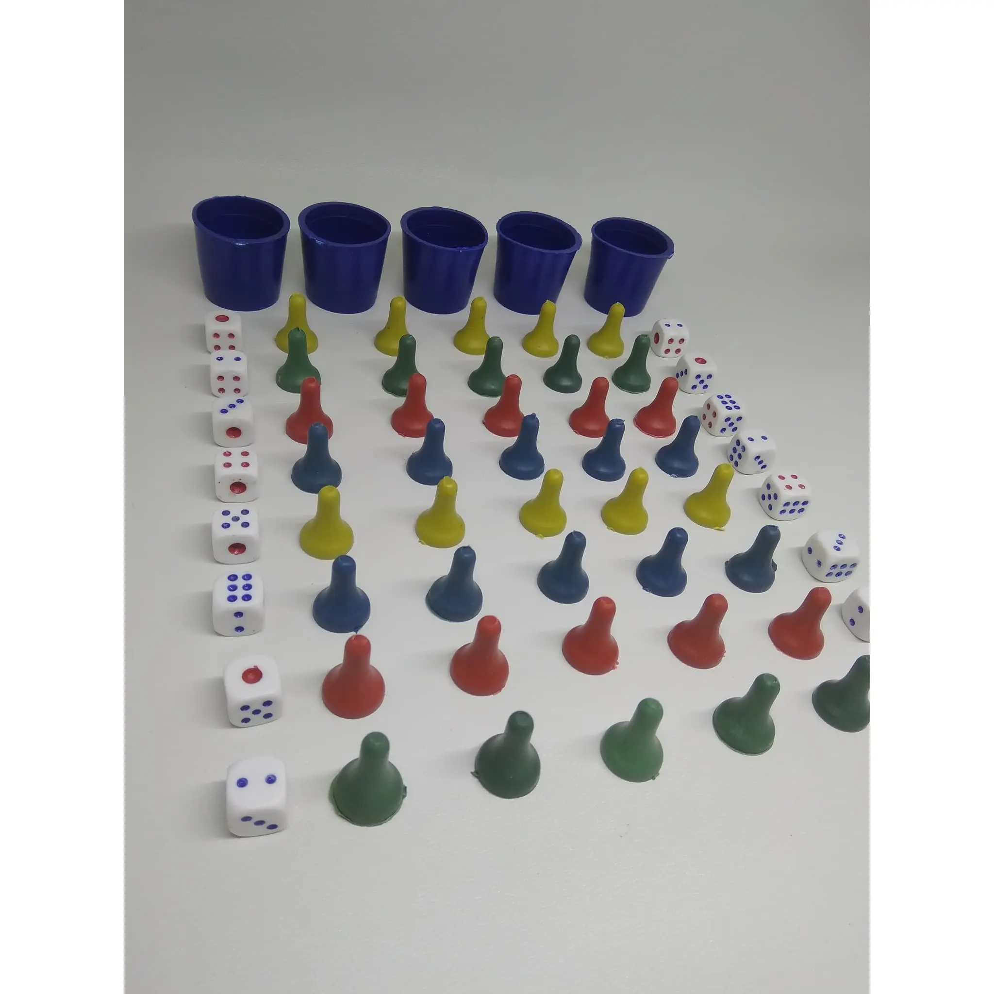 Set Dadu (1 Dadu + 1 Kocokan Dadu)