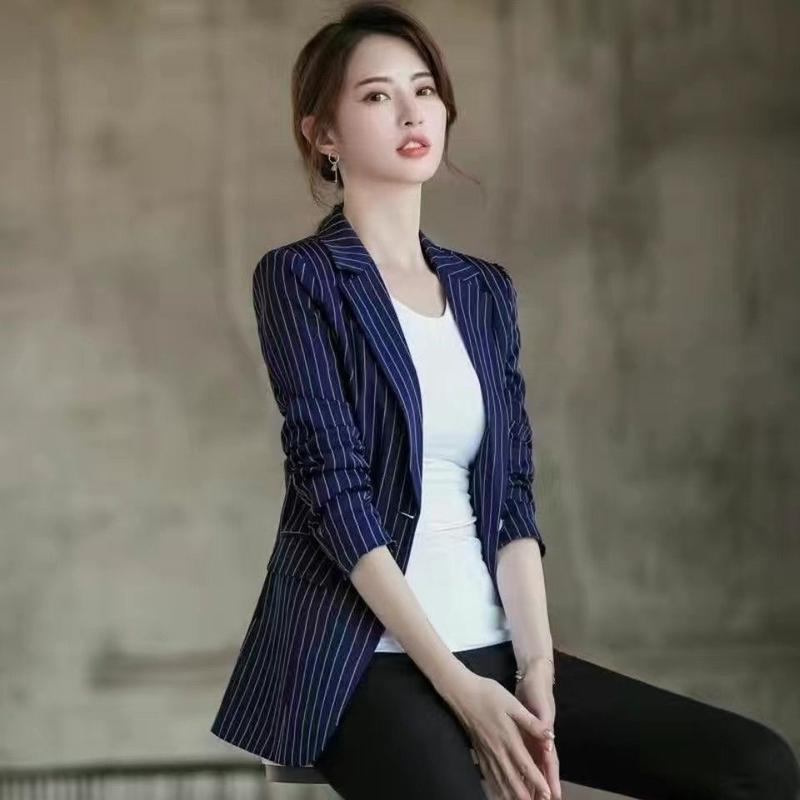 Product Introduction of Áo Khoác Blazer Sọc, Dành Cho Nữ, Phong Cách Hàn Quốc, Hàng Mới Về Mùa Xuân Và Mùa Thu 2024, Dễ Phối Đồ, Ngoại Cỡ, Bộ Đồ Hợp Xu hướng, Đánh Giá Tích Cực 703, Thích Hợp Cho Mùa Xuân Và Mùa Thu 12