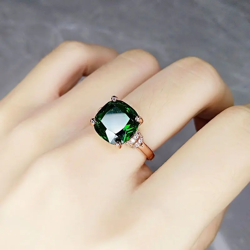 High-End Emerald Ring Female Rose Gold Green Tourmaline Ring Crystal Gem Ring Thin White Transparent Jade