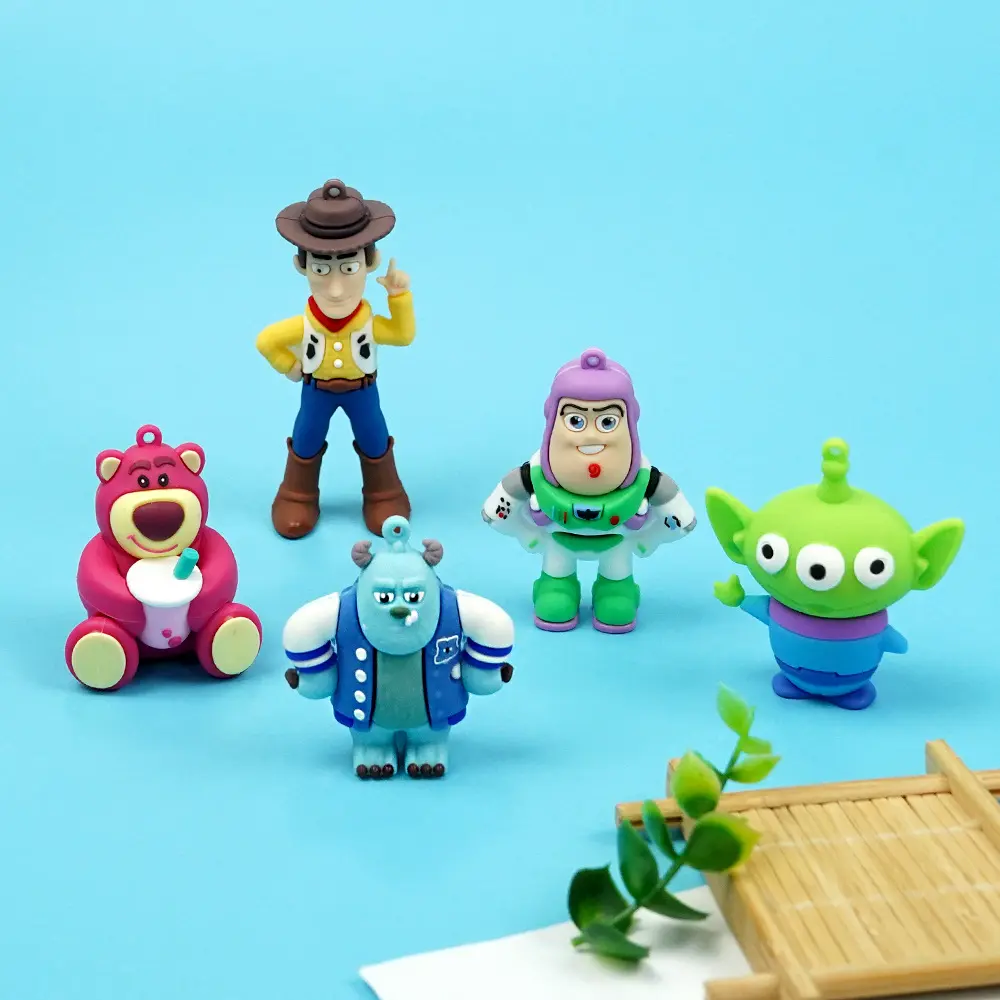 New creative cartoon characters cute doll DIY keychain pendant couple travel bag car accessories