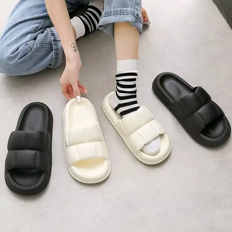 Sandal Karet Wanita Summer 2022 New Thick Bottom Slippers Female Summer Soft Bottom Indoor Mute Non-Slip Deodorant Couple Home Men's Slippers - Sandal Wanita Terbaru Jelly Roti Slop Flat Rumahan Empuk Elastis Sendal Anti Slip Kekinian Unisex Pria
