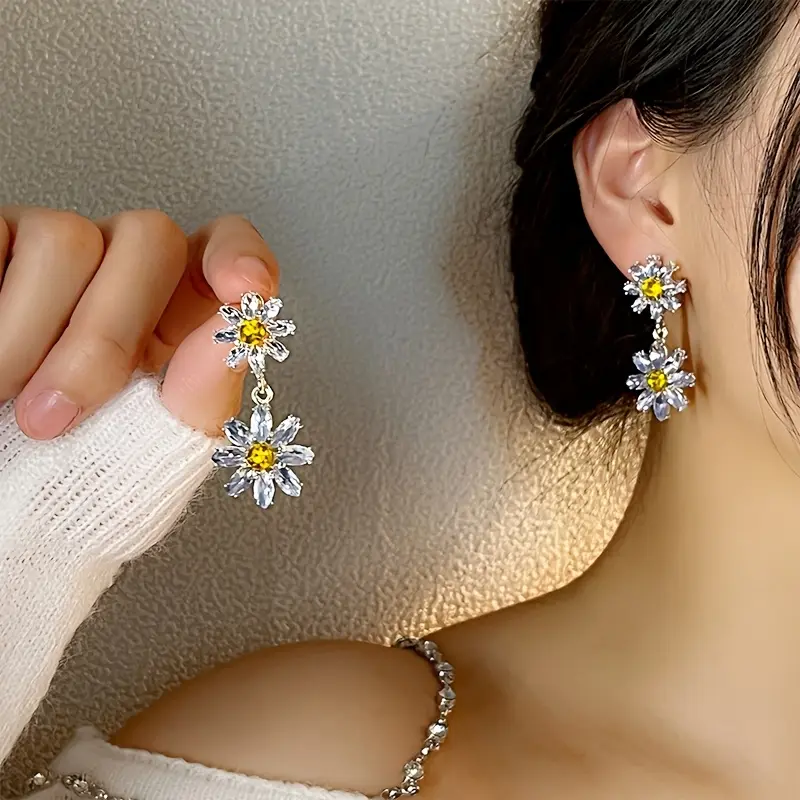 A Pair Of Sparkling Flower Earrings, Fashionable And Exquisite, Suitable For Wearing Earrings On Dates. High Quality Women'S Jewelry, Women'S Earrings 5