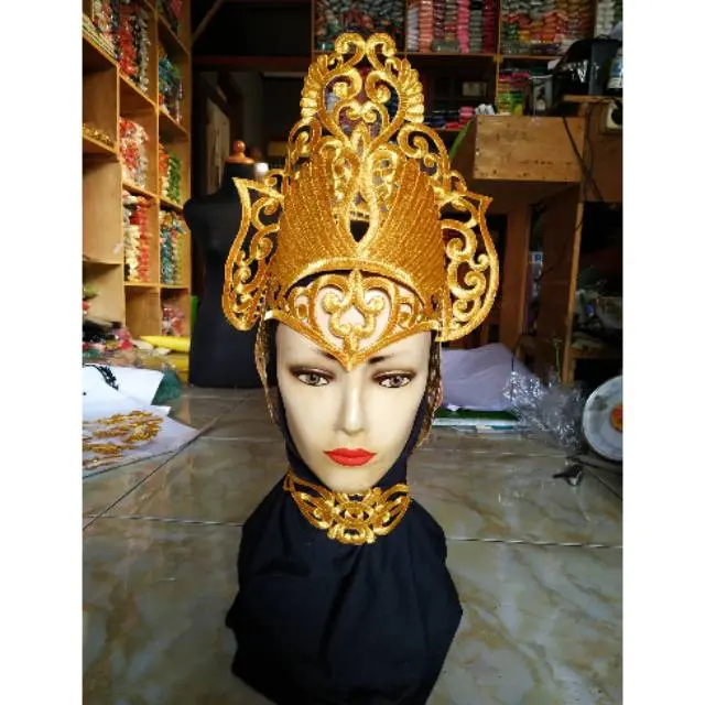 Renda bordir mahkota siger tari
