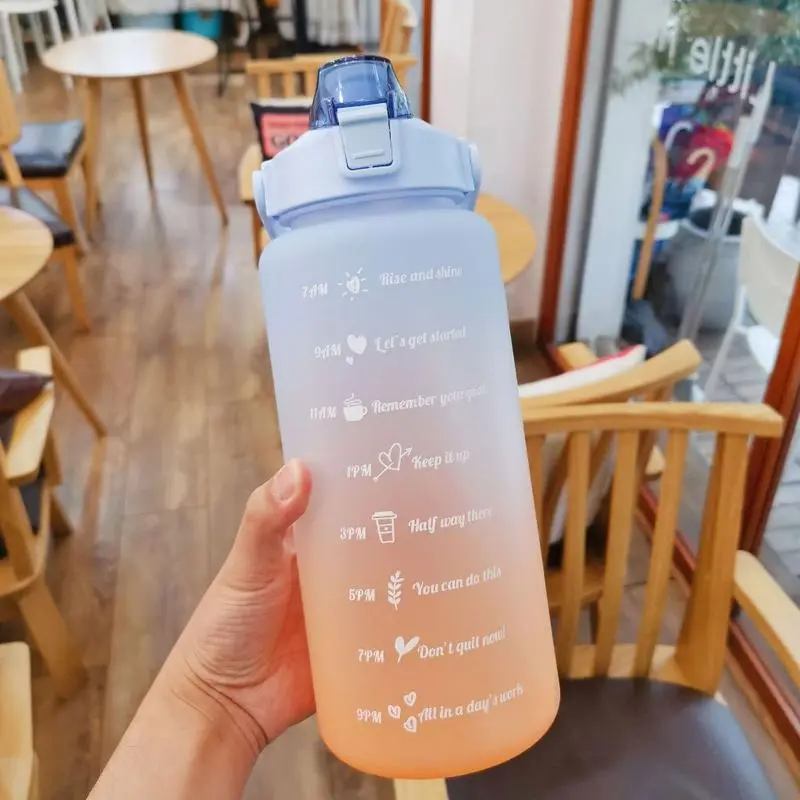 Bình Nước 2 Lít Dễ Thương Có Ống Hút Đàn hồi Tặng Kèm Sticker binhdung nuoc 8