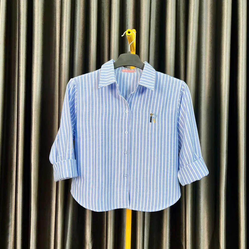 ÁO SƠ MI P-P 111 LỬNG DÀI TAY CHẤT VẢI COTTON HÀN KẺ SỌC THÊU LOGO XINH XẮN