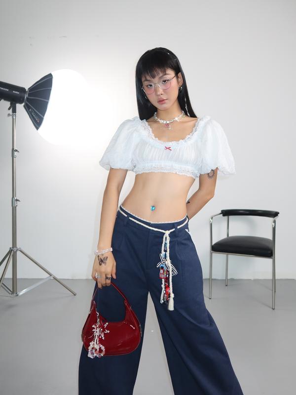 SODOPE CLUB - Set áo croptop trắng tay phồng phối ren và quần ống rộng linen jeans xanh