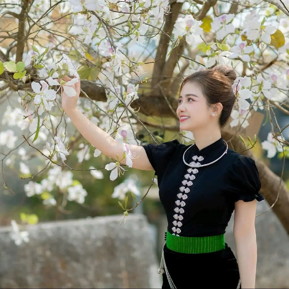 áo cóm truyền thống tây bắc màu đen tây  cộc.