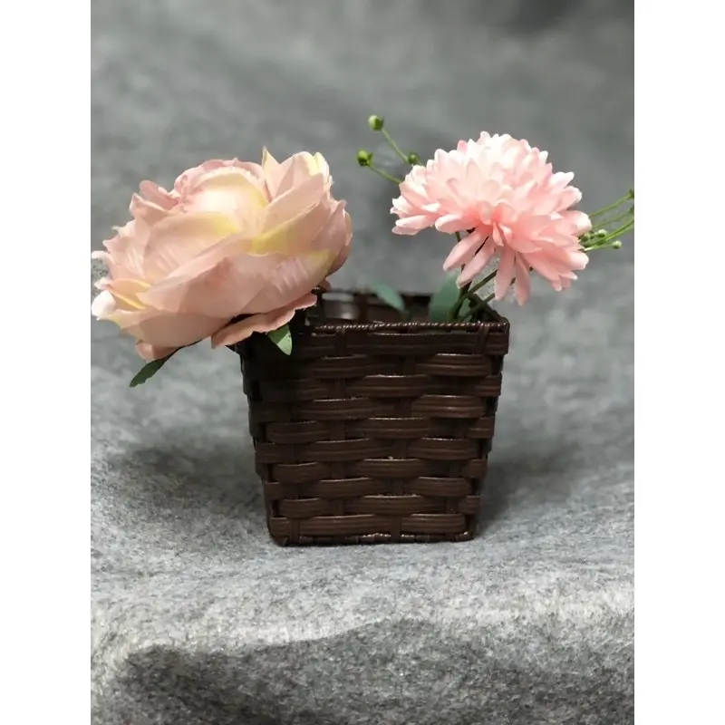 giỏ cắm hoa khung sắt nan nhựa giả mây 10*10cm 6