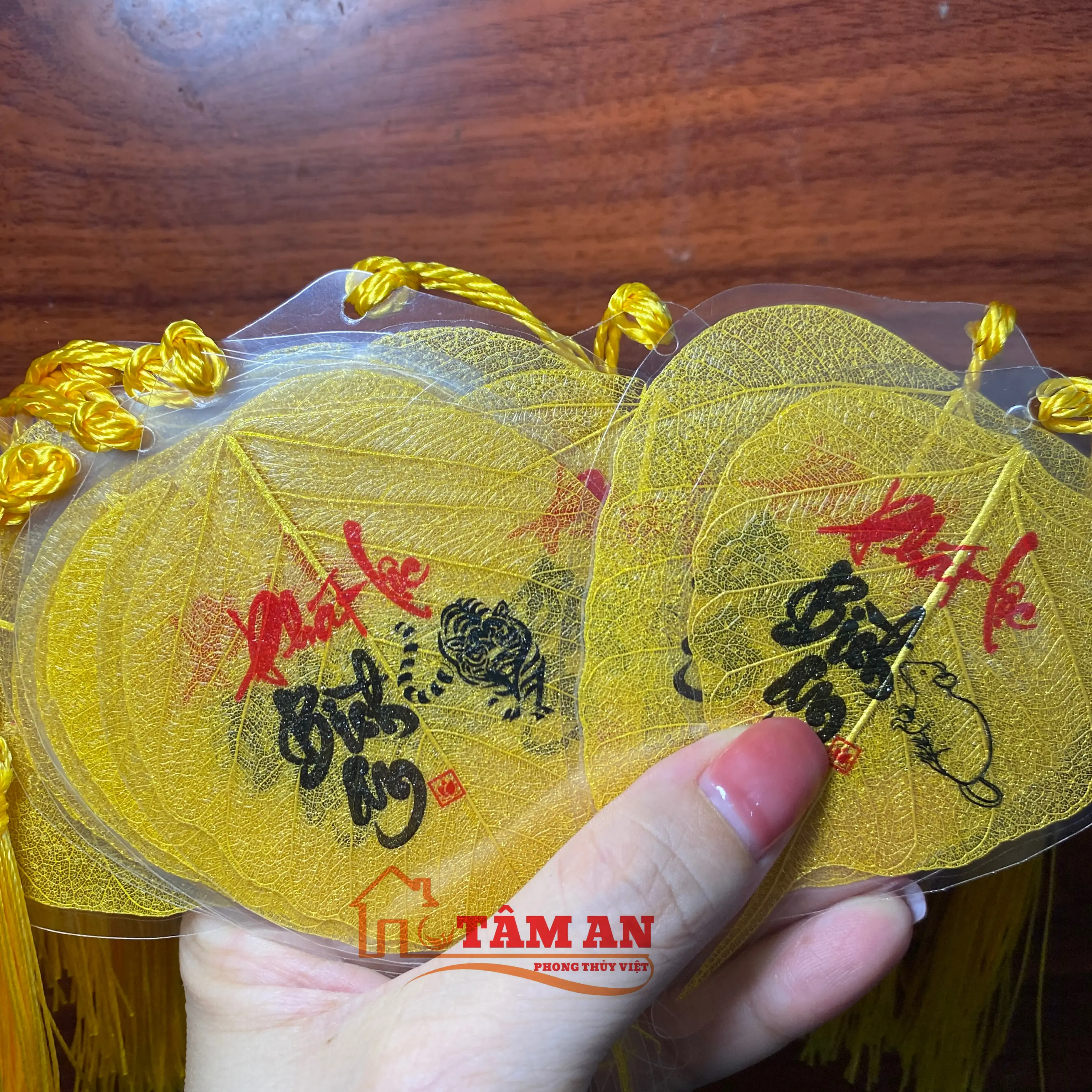Lá bồ đề bình an 12 con giáp - Nhũ vàng - Trang Trí