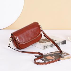 Women's Genuine Leather Small Crossbody Bag, High-end Cowhide Casual Shoulder Bag, Suitable for Daily Use or as a Gift Small Bag