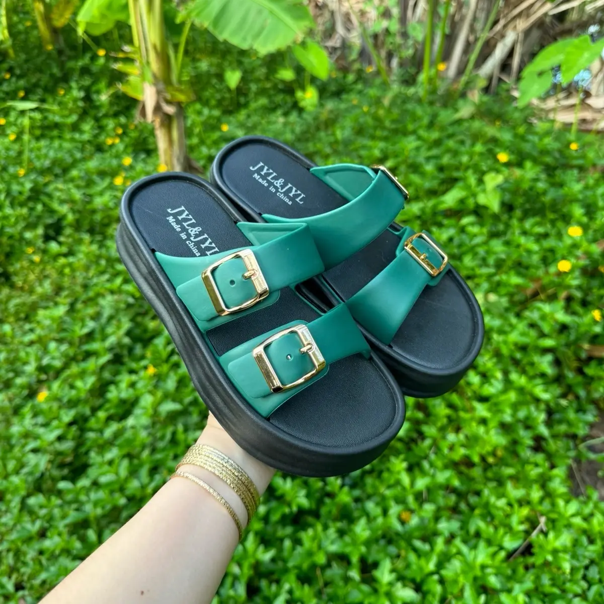 Dép nữ bánh mì 2 quay khóa cao su non mũi tròn mềm êm chân - Shoes, Slipper, DéP