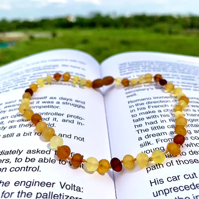 Vòng cổ hổ phách đa sắc dành cho trẻ em - Nhà Mun 3