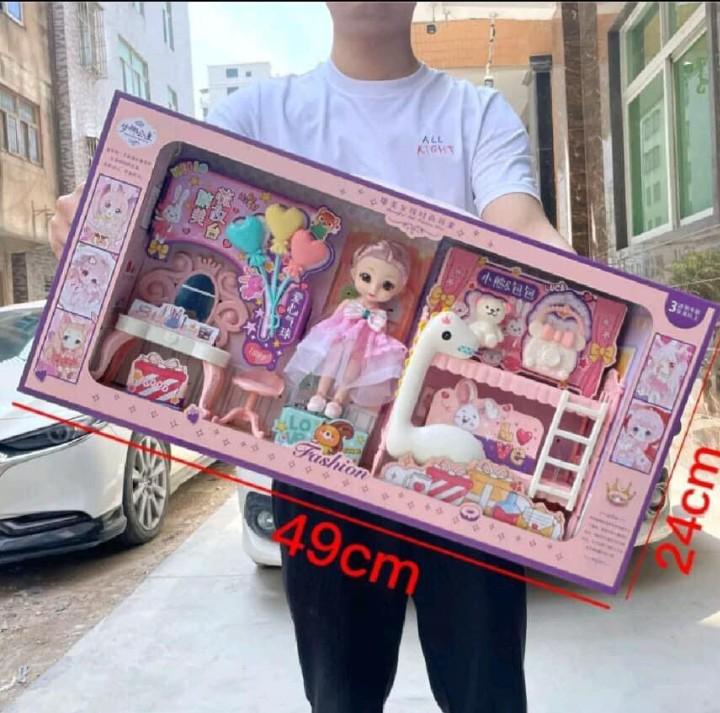 Đồ chơi Hộp búp bê bé gái kèm bàn trang điểm và nhiều phụ kiện - Có khớp nối mẫu 3 Toy