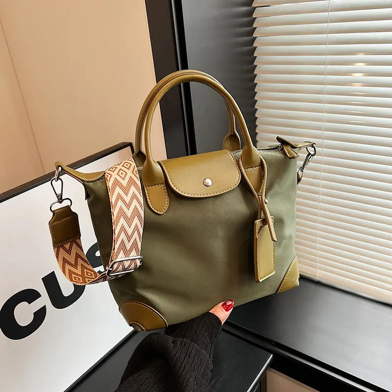 This Year's Popular Nylon Cloth Bag Women's Large Capacity 2025 New High Sense Wide Strap Crossbody Bag Portable Tote Bag