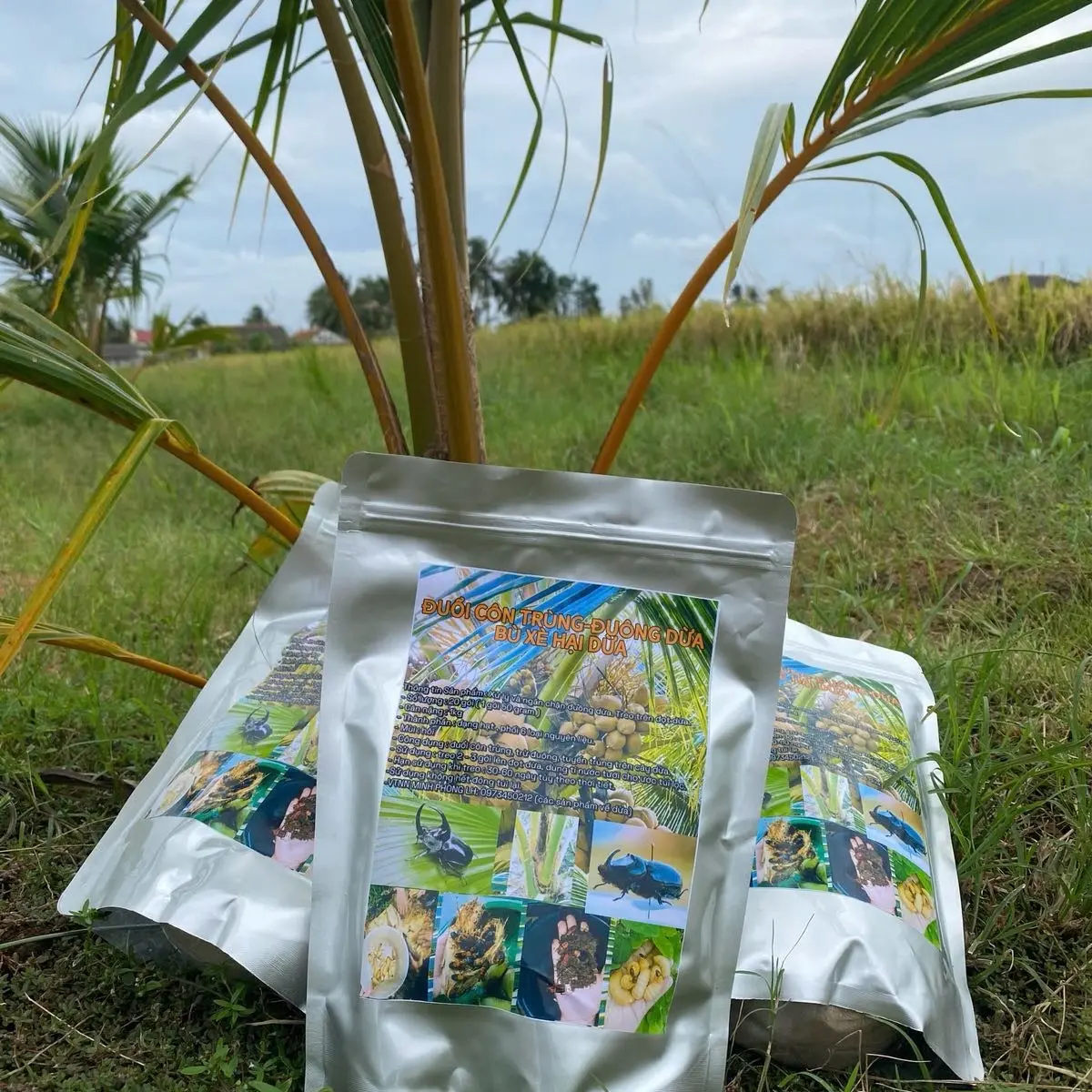 Combo 3 gói bột bù xè, ngăn chặn bù xè, đuông dừa, bọ cánh cứng treo trên cây dừa 3 gói (60 bịch nhỏ)
