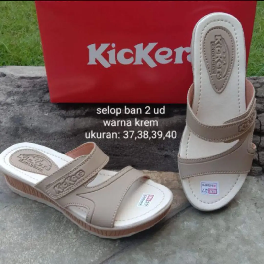 (COD) SANDAL SLOP CASUAL WANITA KICKERS TERBARU SENDAL SELOP SLIP ON KASUAL JEPIT JAPIT CEWEK