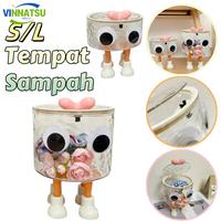 Gambar Vinnatsu Tempat Sampah Meja Kecil Plastik / Tempat Sampah Desktop Aesthetic/ Tong Sampah/Tinggi Dan Pendek Transparan Premium Meja Kantor/Kamar Tidur/Kotak Sampah Mini Dengan Tutup Mini Trash Bin - S dari Vinnatsu Kab. Tangerang 1 Tokopedia