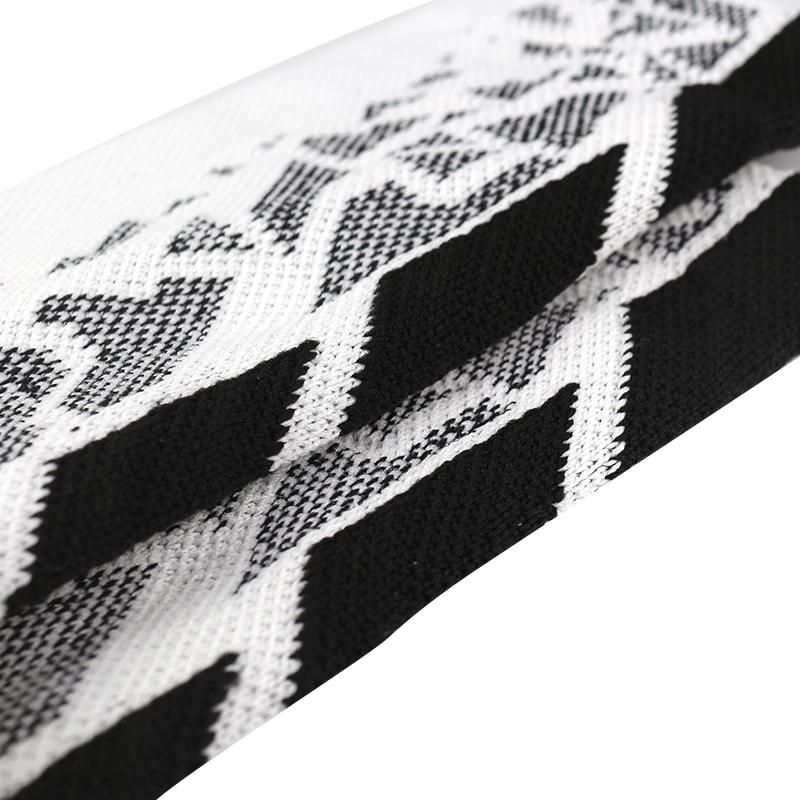 Product Introduction of Anti-slip Training Socks Soccer Basketball Tennis Sock Non-slip Football Wear-resistant Sports Friction Strip Grip Cycling Sock 4