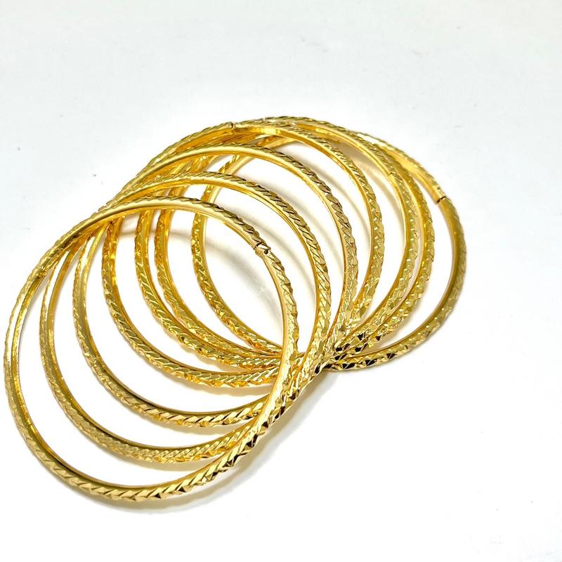 Vòng tay ximen bằng Đồng Xi Mạ Vàng 18k màu 610 không phai trắng- không đen-có khoá cài lưỡi gà dễ đeo-kiểu khắc máy kim_cuog